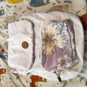 BPC9- Skechers Canvas Floral Backpack 🎒